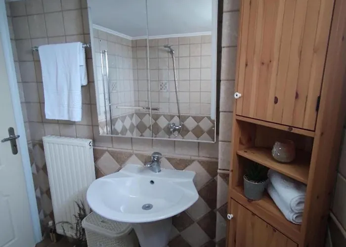 Marina * Tsoukaládhes