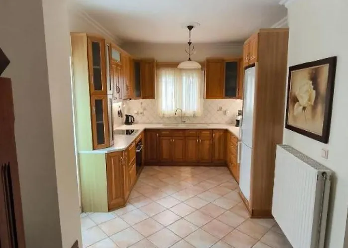 Marina Tsoukaládhes