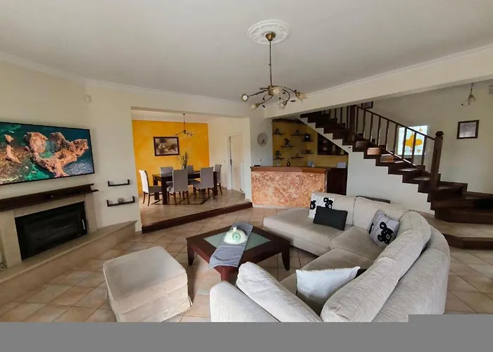 Marina * Tsoukaládhes